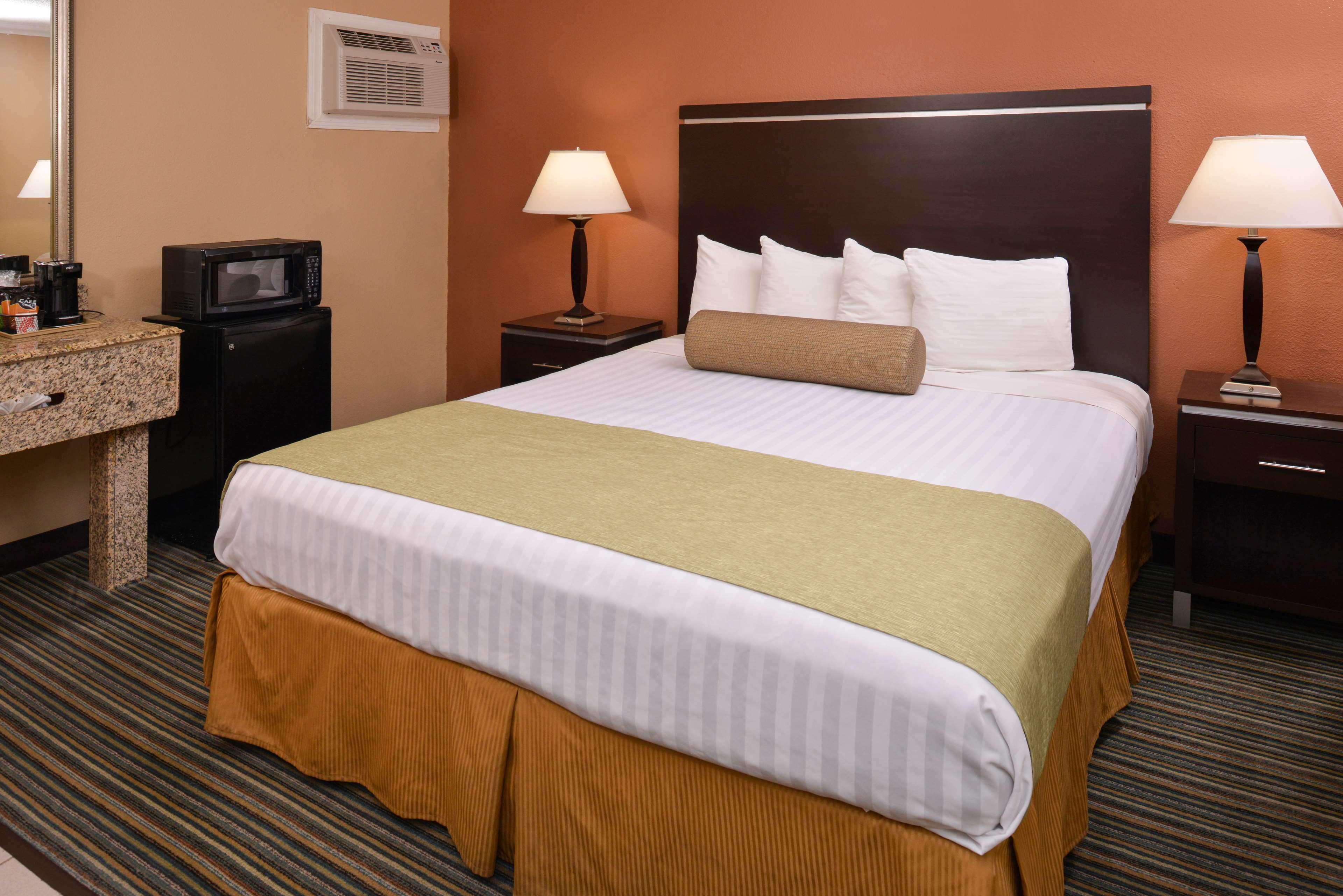 Best Western Courtesy Inn Hotel - Anaheim Resort At The Park Exteriör bild