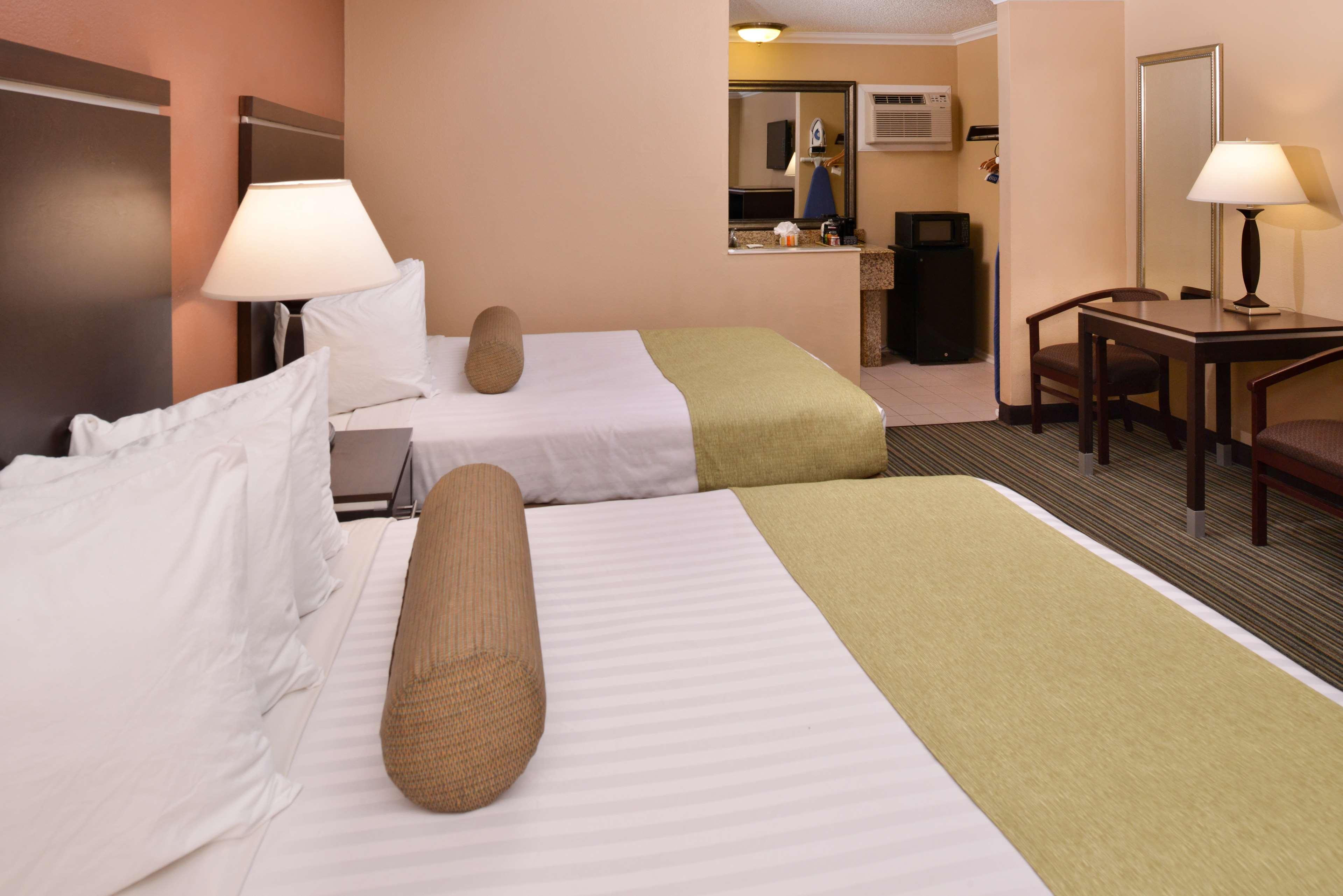 Best Western Courtesy Inn Hotel - Anaheim Resort At The Park Exteriör bild