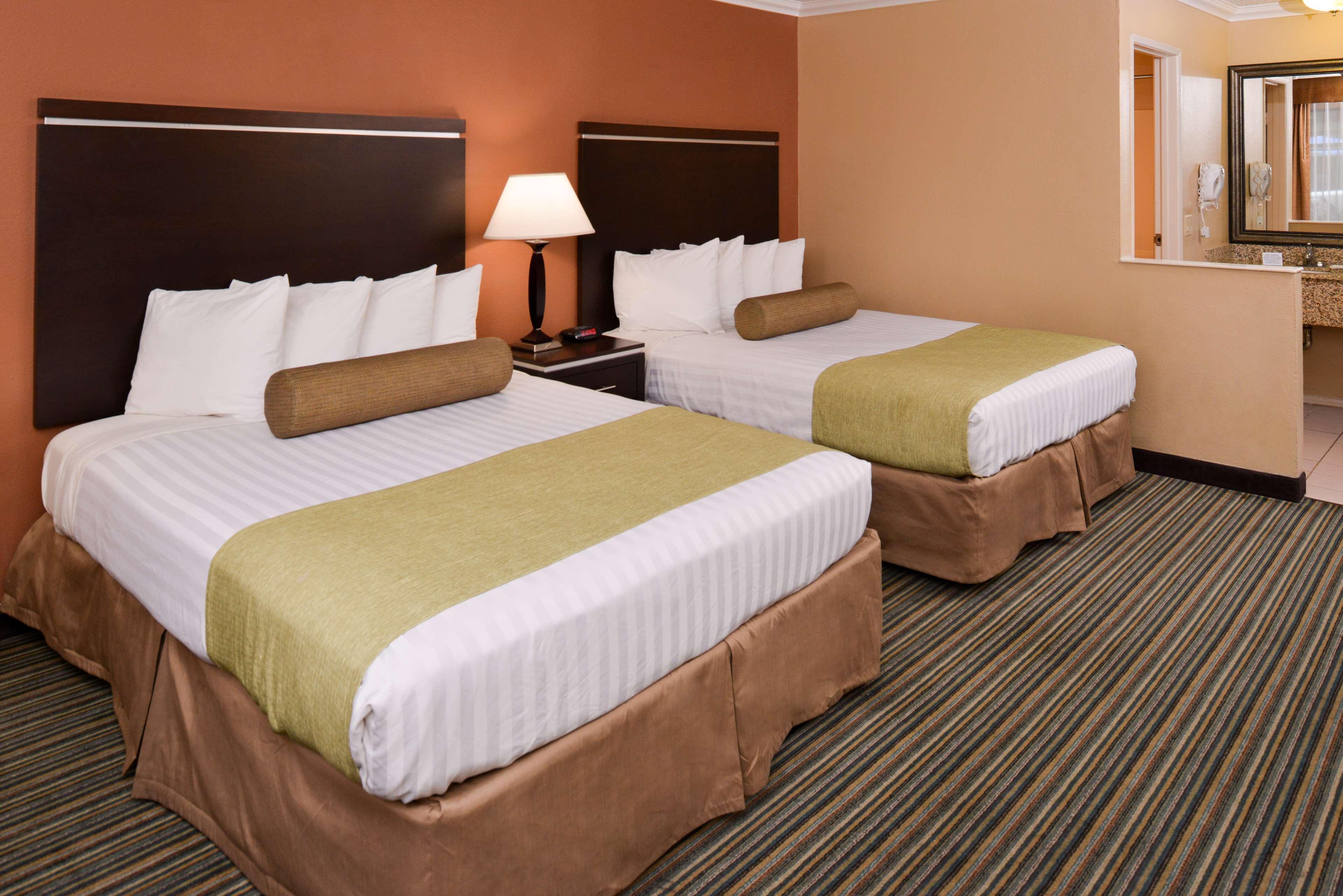 Best Western Courtesy Inn Hotel - Anaheim Resort At The Park Exteriör bild