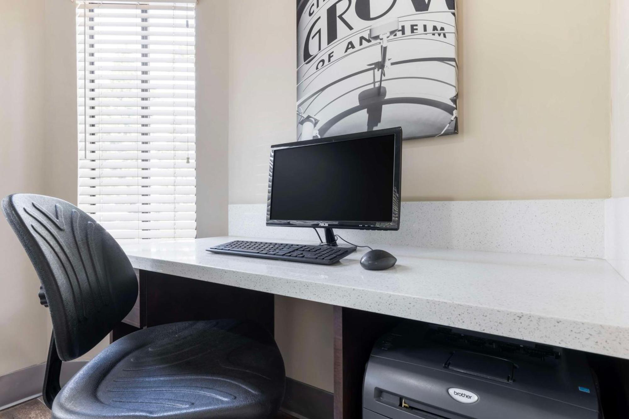 Best Western Courtesy Inn Hotel - Anaheim Resort At The Park Exteriör bild